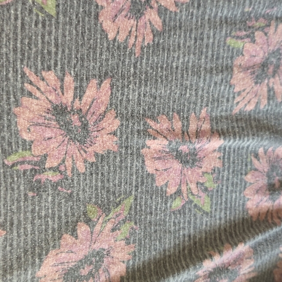 LuLaRoe Pink and Gray Floral Short Sleeve Tee - Picture 3 of 4